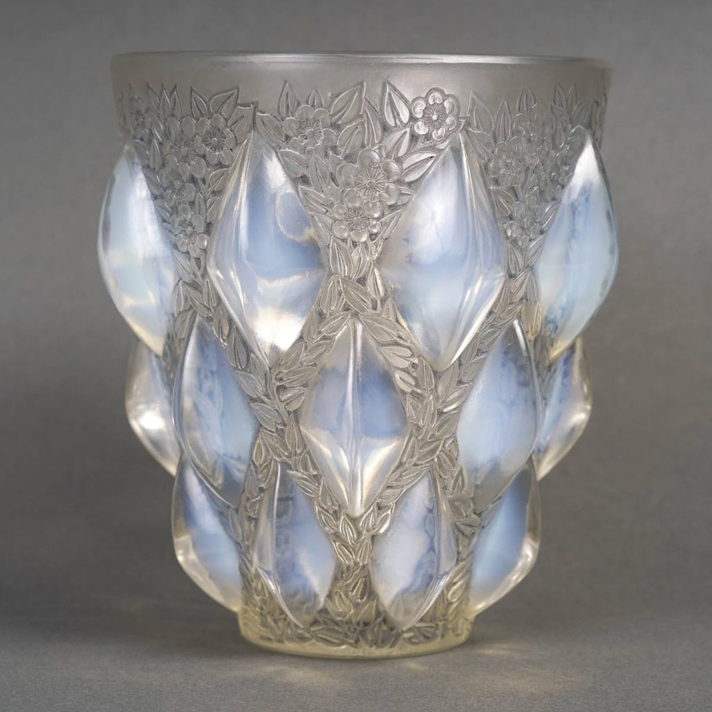 Vase « Rampillon » verre opalescent patiné gris de René LALIQUE | Biron ||||||