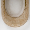 Cendrier « Médicis » verre blanc patiné sépia de René LALIQUE | Biron Cendrier "Médicis" verre blanc patiné sépia de René LALIQUE