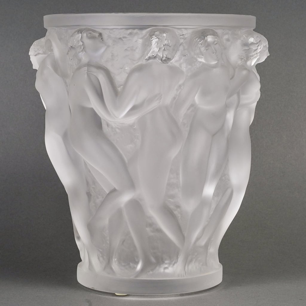 Vase « Bacchantes » cristal blanc de LALIQUE FRANCE | Biron ||||||||