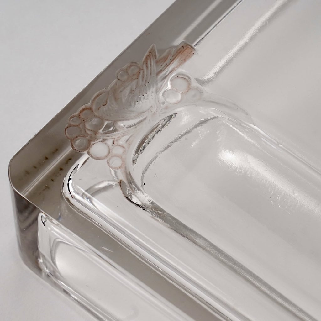 Encrier « Colbert » verre blanc patiné sépia de René LALIQUE – N°2/50 | Biron Encrier "Colbert" verre blanc patiné sépia de René LALIQUE - N°2/50