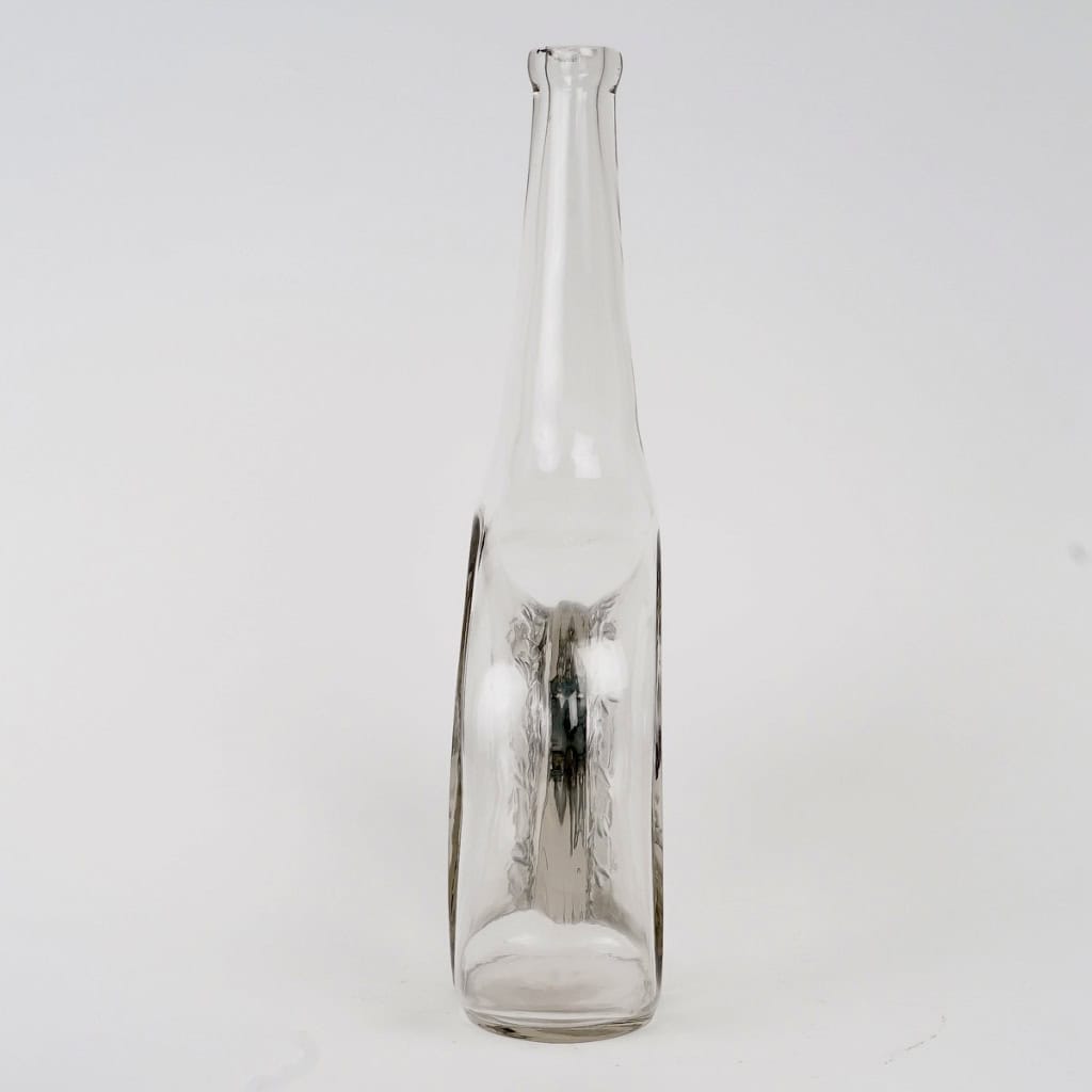 Carafe « Deux Danseuses » verre blanc patiné bleu de René LALIQUE | Biron Carafe "Deux Danseuses" verre blanc patiné bleu de René LALIQUE