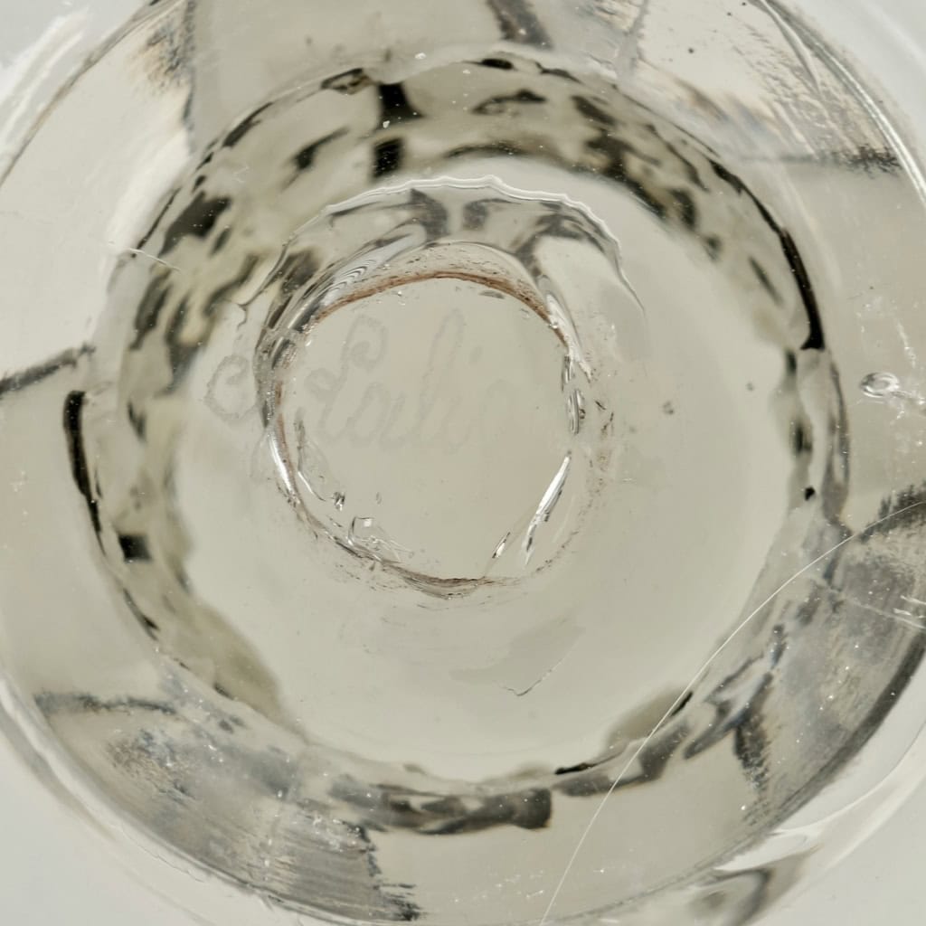 Coupe « Saint Denis » verre blanc émaillé noir de René LALIQUE | Biron Coupe "Saint Denis" verre blanc émaillé noir de René LALIQUE