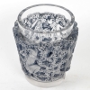 Vase « Bacchus » verre blanc patiné bleu de René LALIQUE | Biron Vase "Bacchus" verre blanc patiné bleu de René LALIQUE