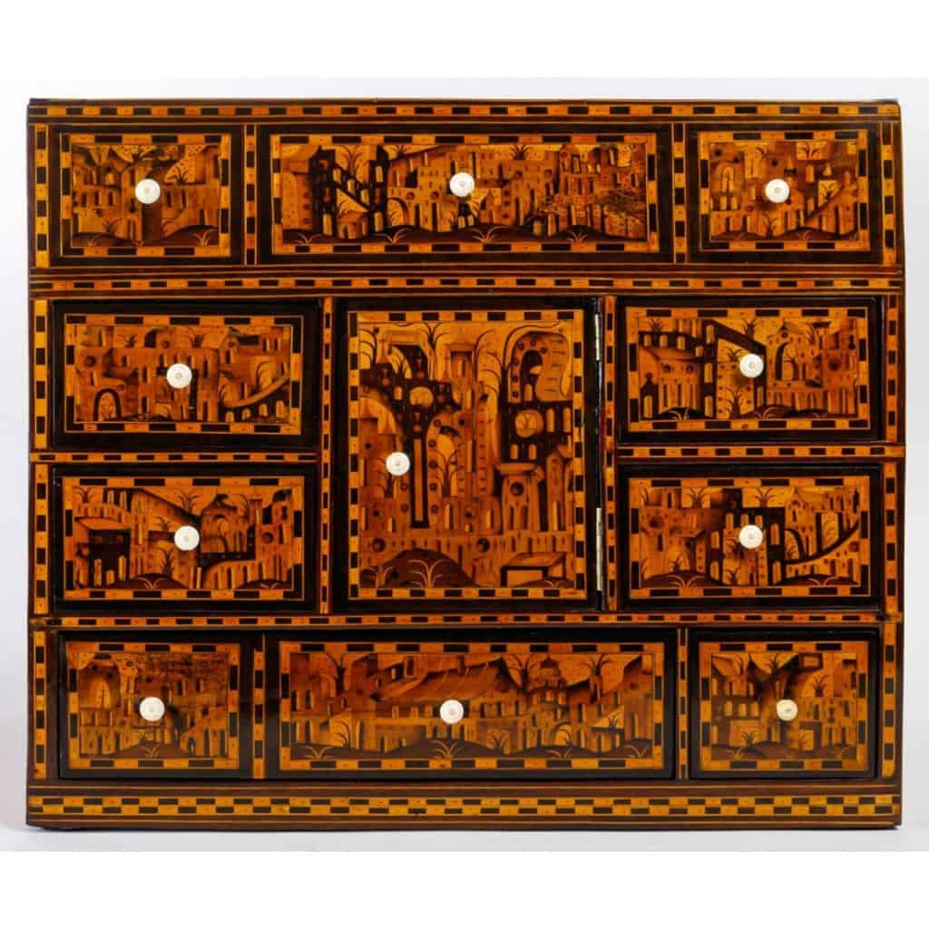 Cabinet en marqueterie. | Biron Cabinet en marqueterie.