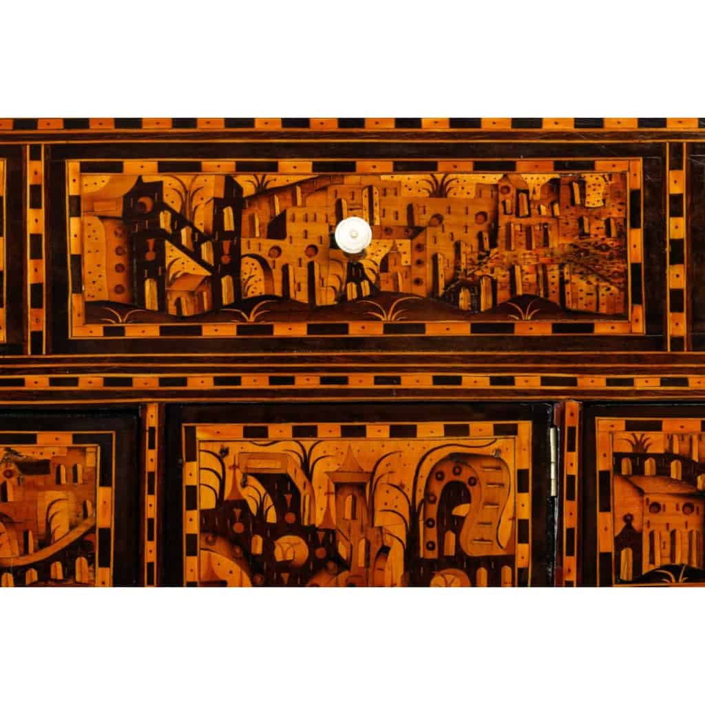 Cabinet en marqueterie. | Biron Cabinet en marqueterie.