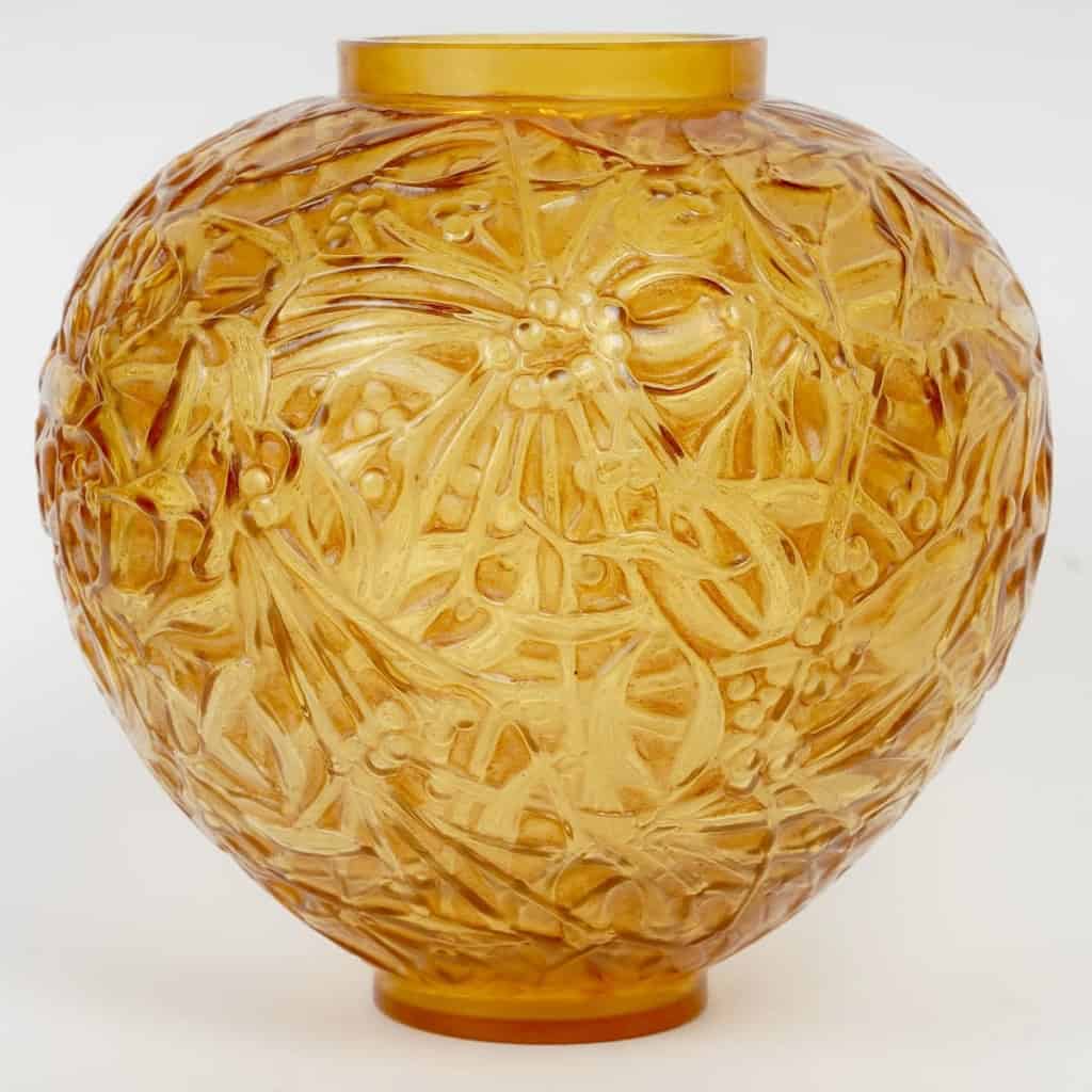 Vase « Gui » verre jaune patiné sépia de René LALIQUE | Biron |||||||