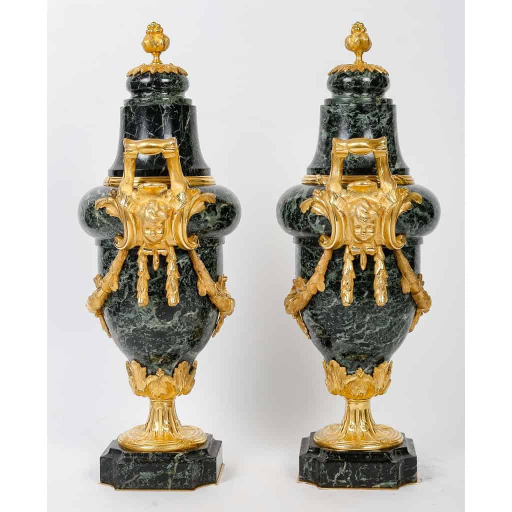 Paire de cassolettes en marbre vert de mer et bronze doré | Biron Paire de cassolettes en marbre vert de mer et bronze doré