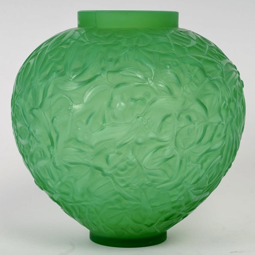 Vase « Gui » verre vert jade de René LALIQUE | Biron ||||||