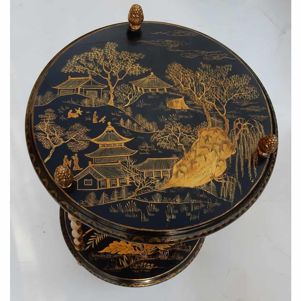 1970′ Guéridon Style Maison Baguès Décor Bambou en Bronze Doré Avec Plateaux Laque de Chine | Biron 1970′ Guéridon Style Maison Baguès Décor Bambou en Bronze Doré Avec Plateaux Laque de Chine