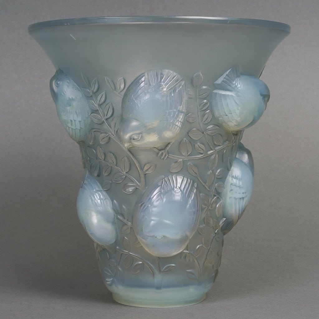 Vase « Saint François » verre opalescent patiné bleu de René LALIQUE | Biron |||||