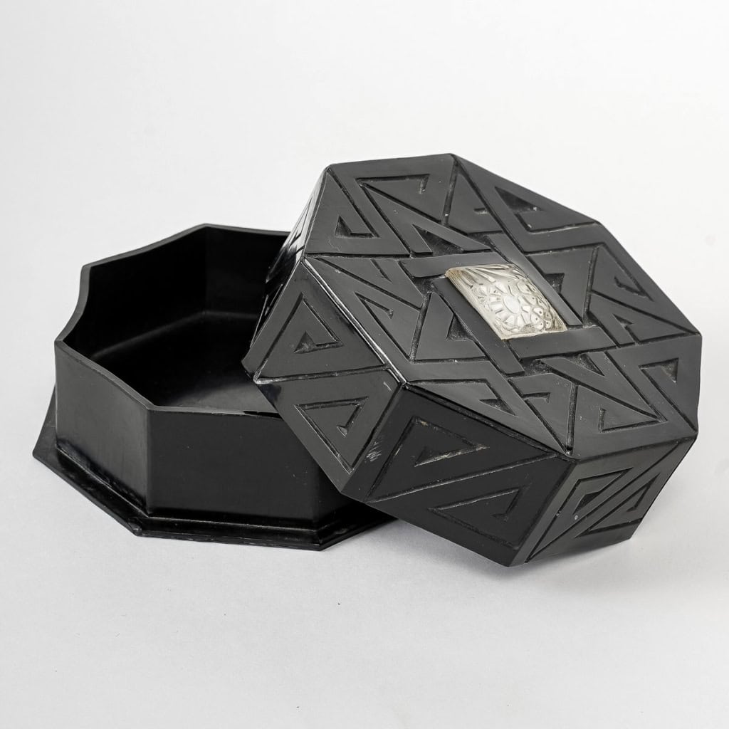 Boîte « Cabochon Verre » celluloïd noir et verre blanc de René LALIQUE | Biron Boîte "Cabochon Verre" celluloïd noir et verre blanc de René LALIQUE