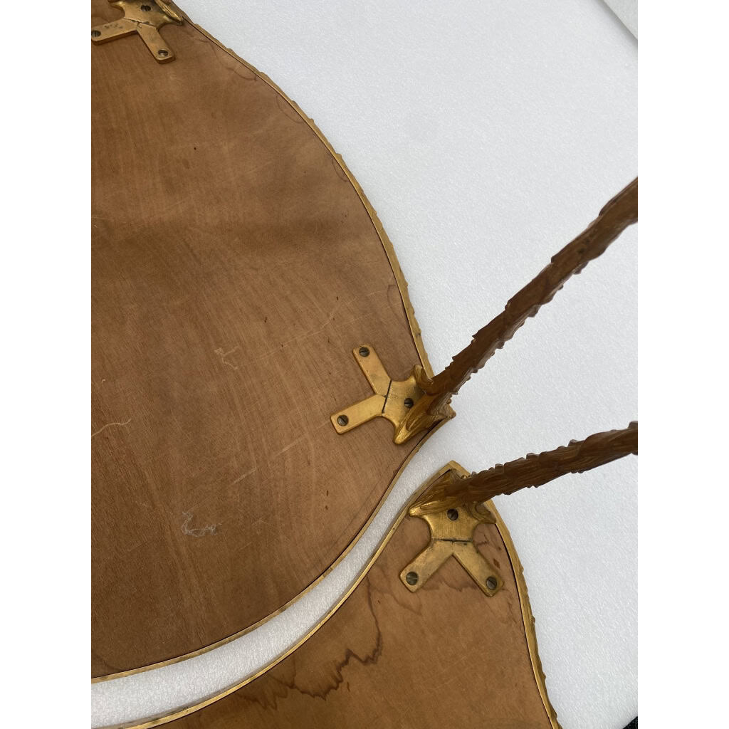 1970′ Table Tripartite Maison Charles Forme Arbaléte, Jansen Ou Baguès Décor Palmier en Bronze Doré avec Plateaux Miroirs Vieillis