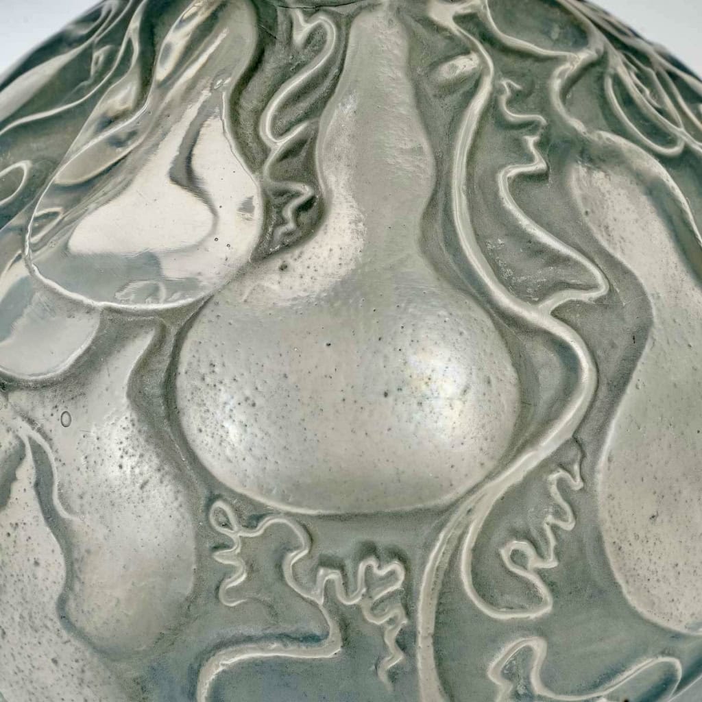 Vase « Courges » verre blanc patiné bleu de René LALIQUE | Biron Vase "Courges" verre blanc patiné bleu de René LALIQUE