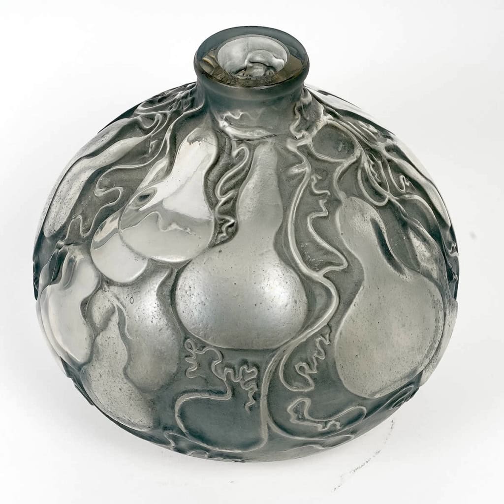 Vase « Courges » verre blanc patiné bleu de René LALIQUE | Biron Vase "Courges" verre blanc patiné bleu de René LALIQUE