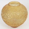 Vase « Gui » verre jaune pâle de René LALIQUE | Biron Vase "Gui" verre jaune pâle de René LALIQUE