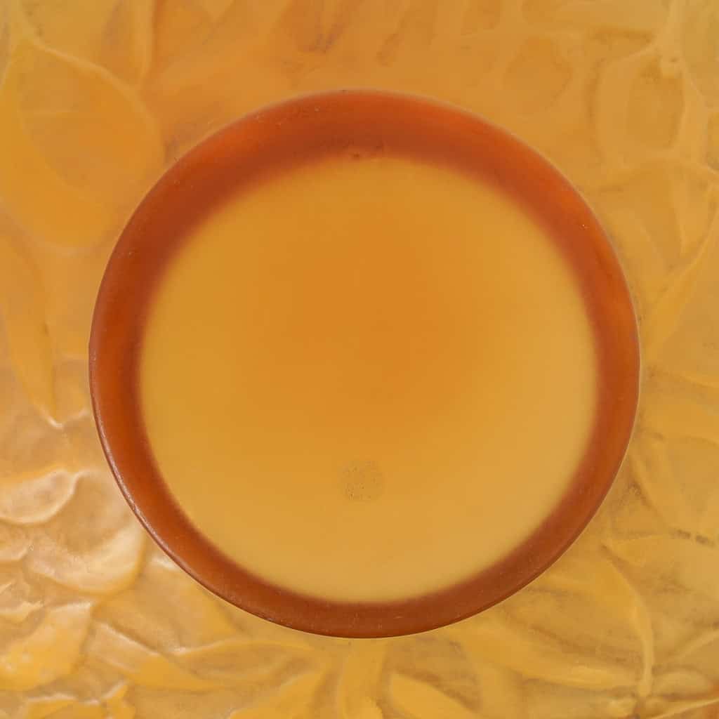 Vase « Gui » verre jaune pâle de René LALIQUE | Biron Vase "Gui" verre jaune pâle de René LALIQUE