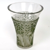 Vase « Ibis » verre blanc patiné vert de René LALIQUE | Biron Vase "Ibis" verre blanc patiné vert de René LALIQUE