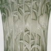 Vase « Ibis » verre blanc patiné vert de René LALIQUE | Biron Vase "Ibis" verre blanc patiné vert de René LALIQUE
