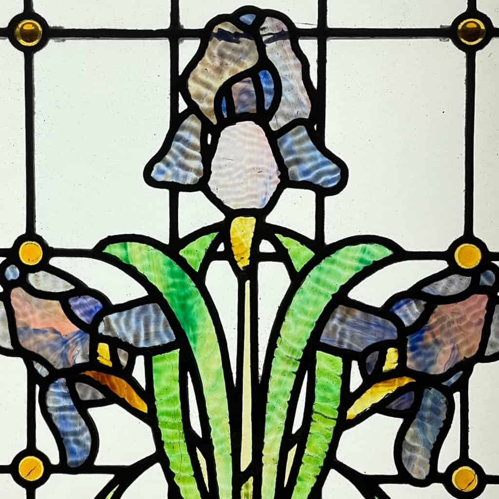Paire de vitraux Art Nouveau aux iris (148 x 100 cm) | Biron Paire de vitraux Art Nouveau aux iris (148 x 100 cm)
