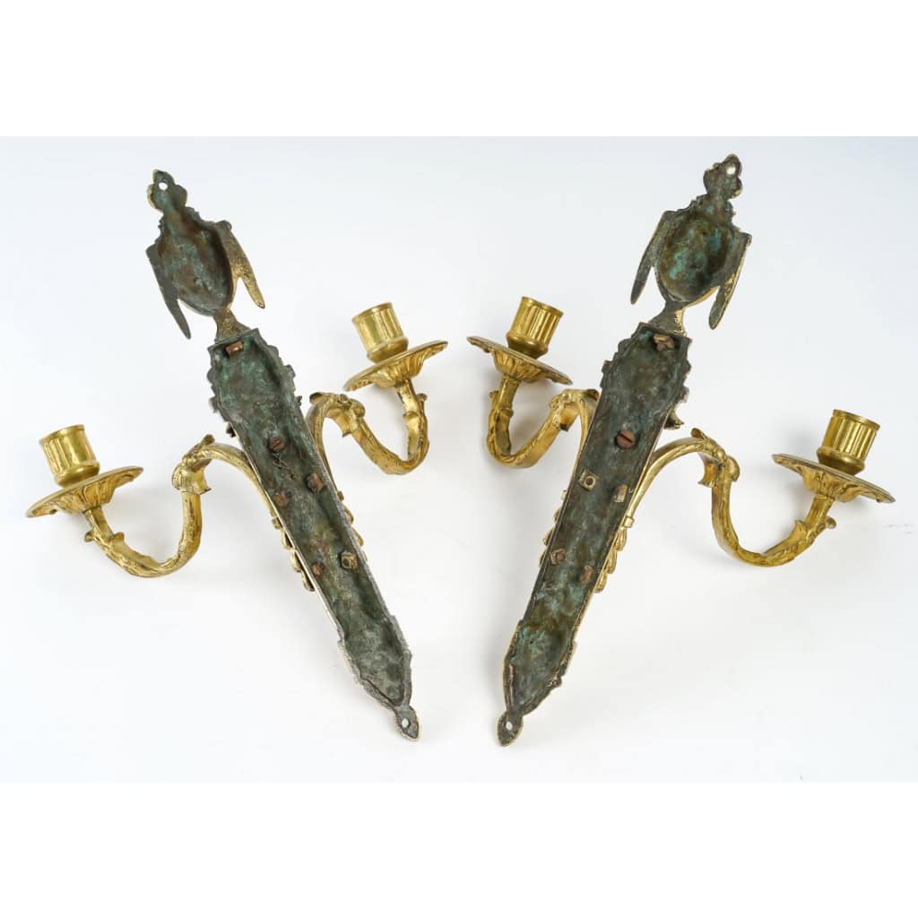 Paire d’appliques d’époque Louis XVI (1774 – 1793). | Biron Paire d'appliques d'époque Louis XVI (1774 - 1793).
