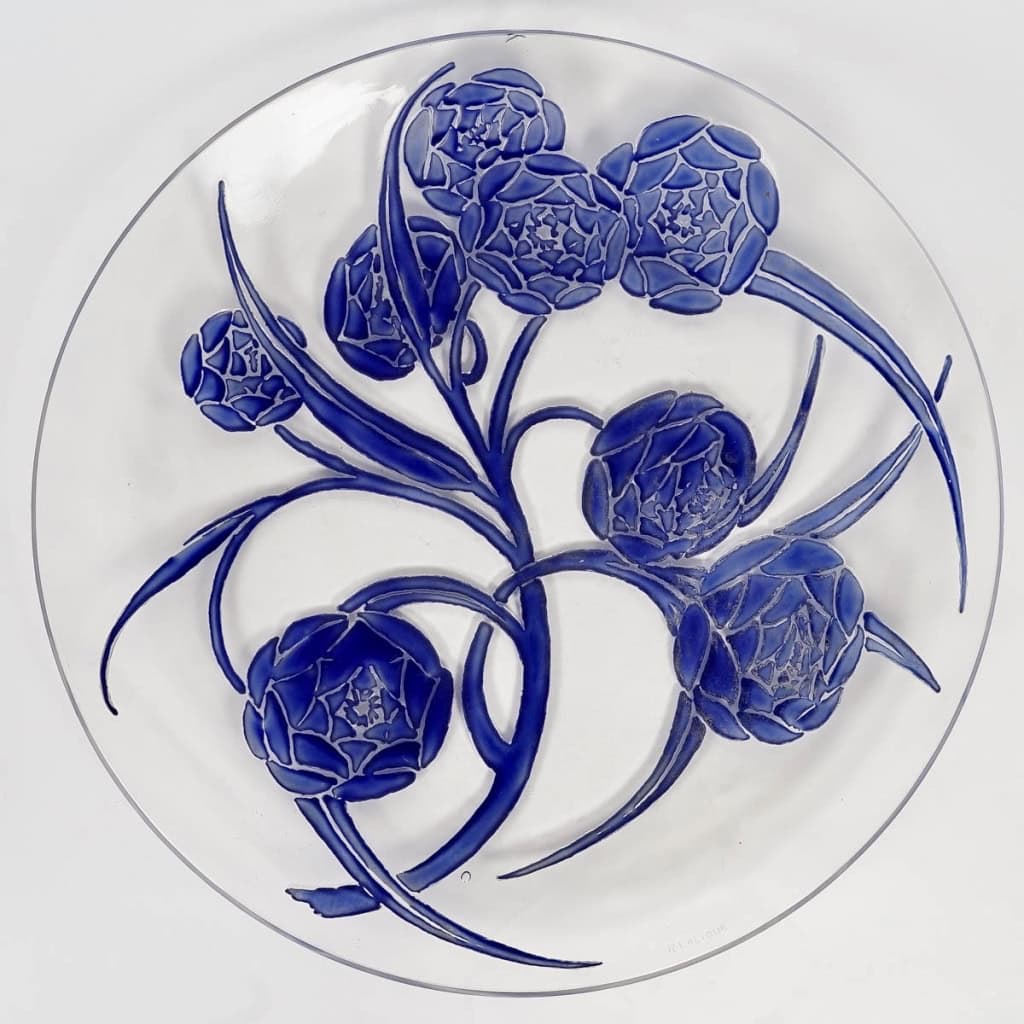 Plat « Pivoines » verre blanc émaillé bleu de René LALIQUE | Biron Plat "Pivoines" verre blanc émaillé bleu de René LALIQUE