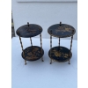 1970′ Paire De Guéridons Ou Similaires Style Maison Baguès Décor Bambou en Bronze Doré Avec Plateaux Laque de Chine | Biron 1970′ Paire De Guéridons Ou Similaires Style Maison Baguès Décor Bambou en Bronze Doré Avec Plateaux Laque de Chine