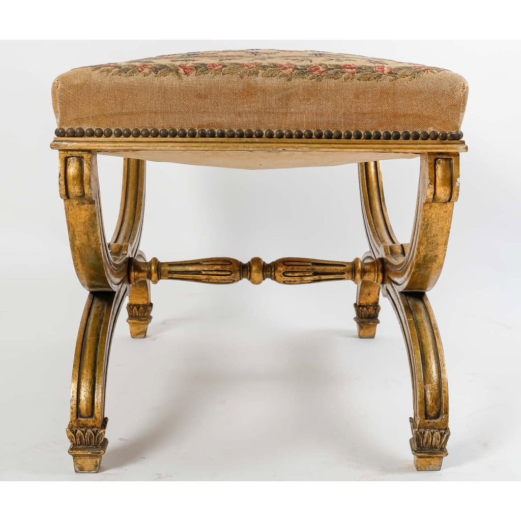 Paire de Larges Tabourets Curules de Style Louis XVI, circa 1900 | Biron Paire de Larges Tabourets Curules de Style Louis XVI, circa 1900