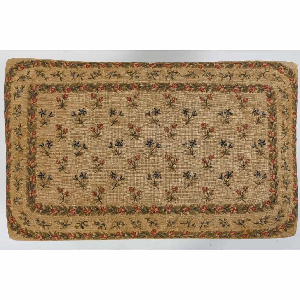 Paire de Larges Tabourets Curules de Style Louis XVI, circa 1900 | Biron Paire de Larges Tabourets Curules de Style Louis XVI, circa 1900