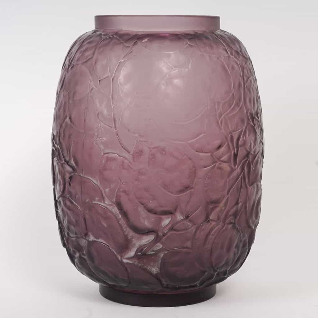 Vase « Monnaie du Pape » verre améthyste patiné blanc de René LALIQUE | Biron |||||||