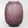 Vase « Monnaie du Pape » verre améthyste patiné blanc de René LALIQUE | Biron Vase "Monnaie du Pape" verre améthyste patiné blanc de René LALIQUE