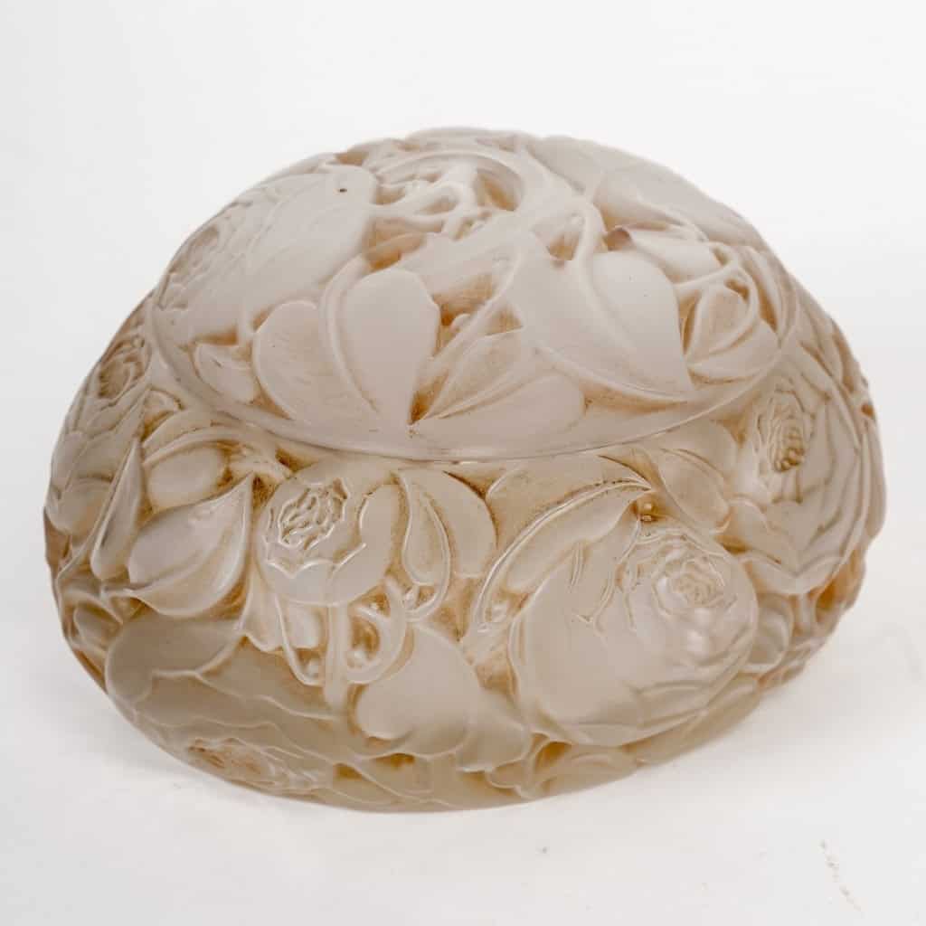 Boîte « Dinard » verre blanc patiné sépia de René LALIQUE | Biron Boîte "Dinard" verre blanc patiné sépia de René LALIQUE