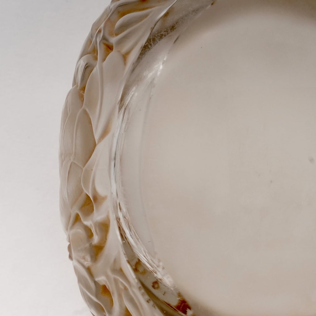 Boîte « Dinard » verre blanc patiné sépia de René LALIQUE | Biron Boîte "Dinard" verre blanc patiné sépia de René LALIQUE