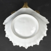 Coquille blanche et or à motifs floraux | Biron Coquille blanche et or à motifs floraux
