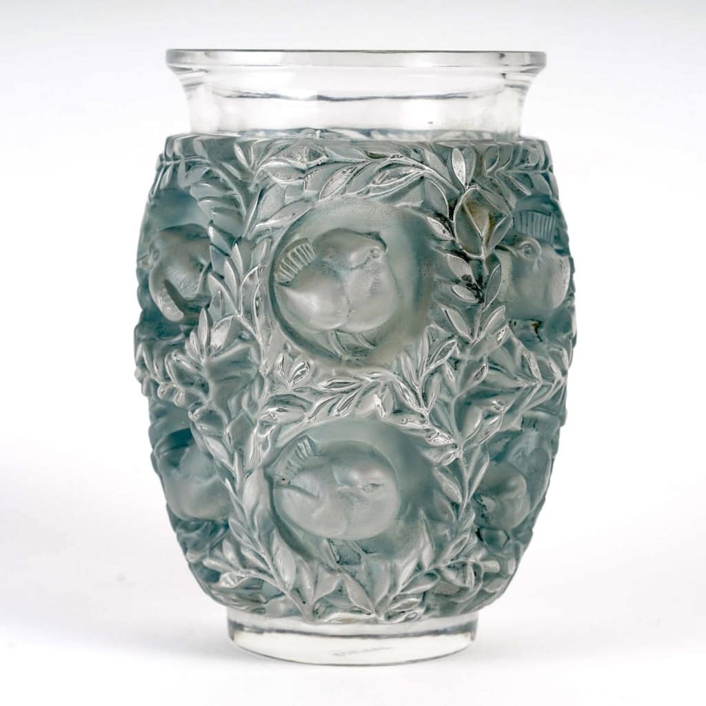 Vase « Bagatelle » verre blanc patiné bleu de René LALIQUE | Biron |||||||
