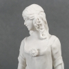 Élégant biscuit représentant un sujet féminin en pied, période Art Nouveau, signé A. Walldon, fin XIXe-XXe siècles | Biron Élégant biscuit représentant un sujet féminin en pied, période Art Nouveau, signé A. Walldon, fin XIXe-XXe siècles