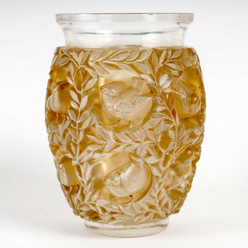 Vase « Bagatelle » verre blanc patiné sépia de René LALIQUE | Biron |||||||