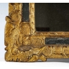 Miroir à fronton en bois sculpté et doré d’époque Régence vers 1715-1723 | Biron Miroir à fronton en bois sculpté et doré d’époque Régence vers 1715-1723