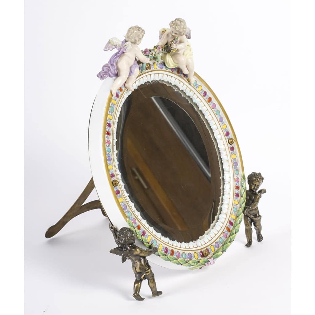 Miroir De Table En Porcelaine de Meissen Et Bronze Fin XIXème Siècle | Biron Miroir De Table En Porcelaine de Meissen Et Bronze Fin XIXème Siècle