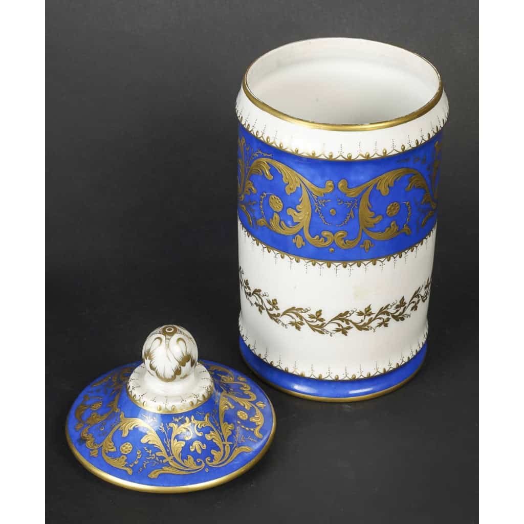 Pot bleu et or en porcelaine par Le Tallec, XXème siècle | Biron Pot bleu et or en porcelaine par Le Tallec, XXème siècle