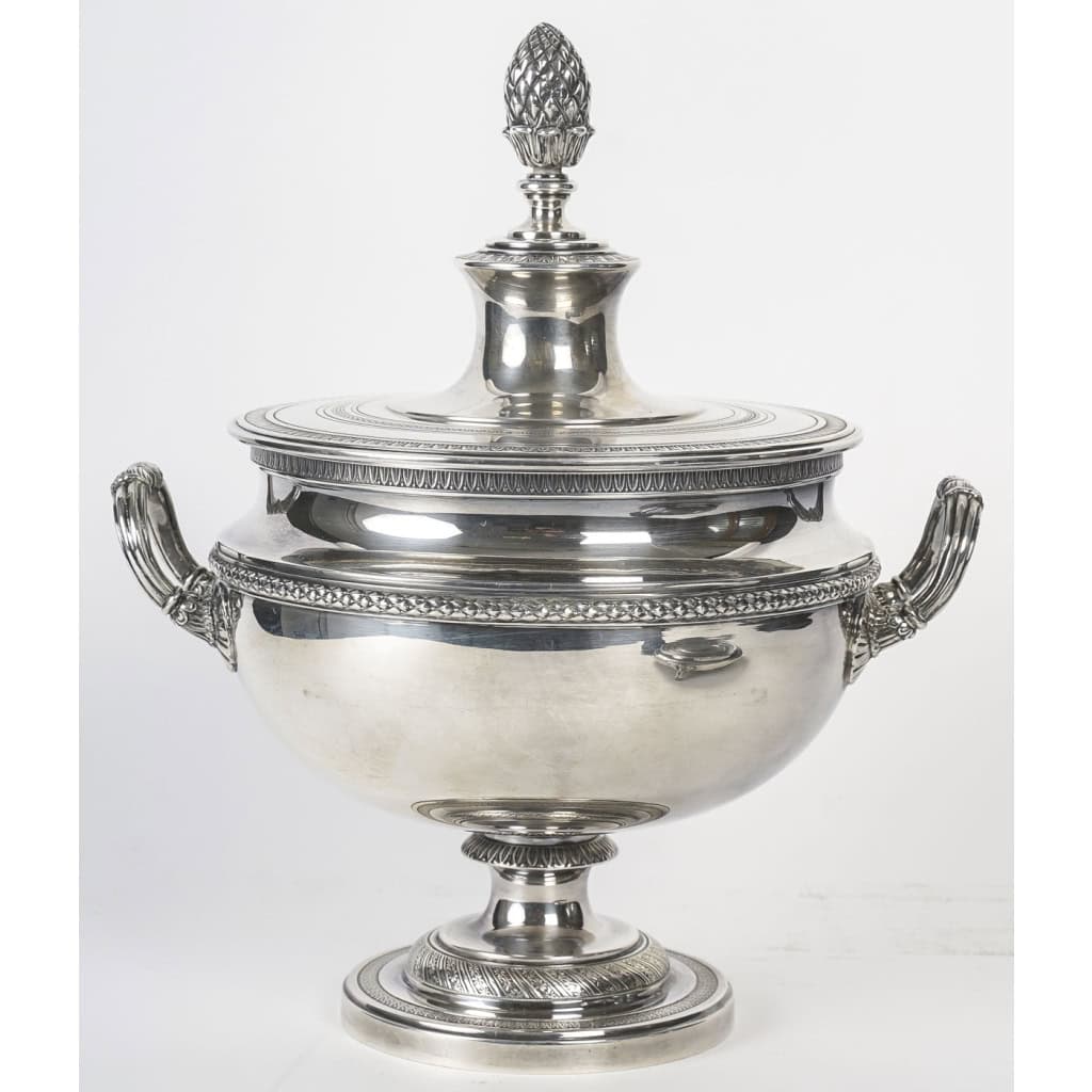 Soupière ou Centre de Table de la Maison CHRYSALIA Orfèvre, Napoléon III, XIXème Siècle. | Biron Soupière ou Centre de Table de la Maison CHRYSALIA Orfèvre, Napoléon III, XIXème Siècle.