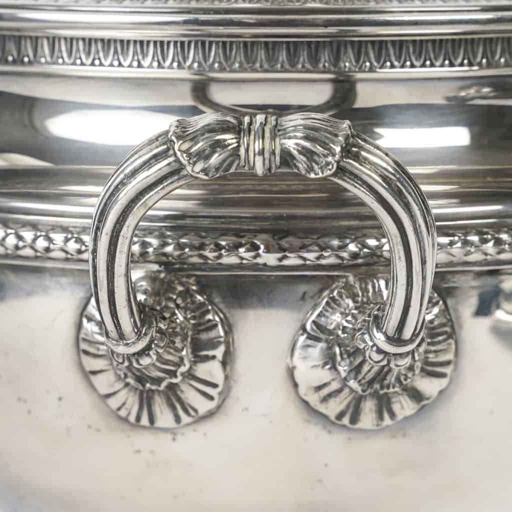 Soupière ou Centre de Table de la Maison CHRYSALIA Orfèvre, Napoléon III, XIXème Siècle. | Biron Soupière ou Centre de Table de la Maison CHRYSALIA Orfèvre, Napoléon III, XIXème Siècle.