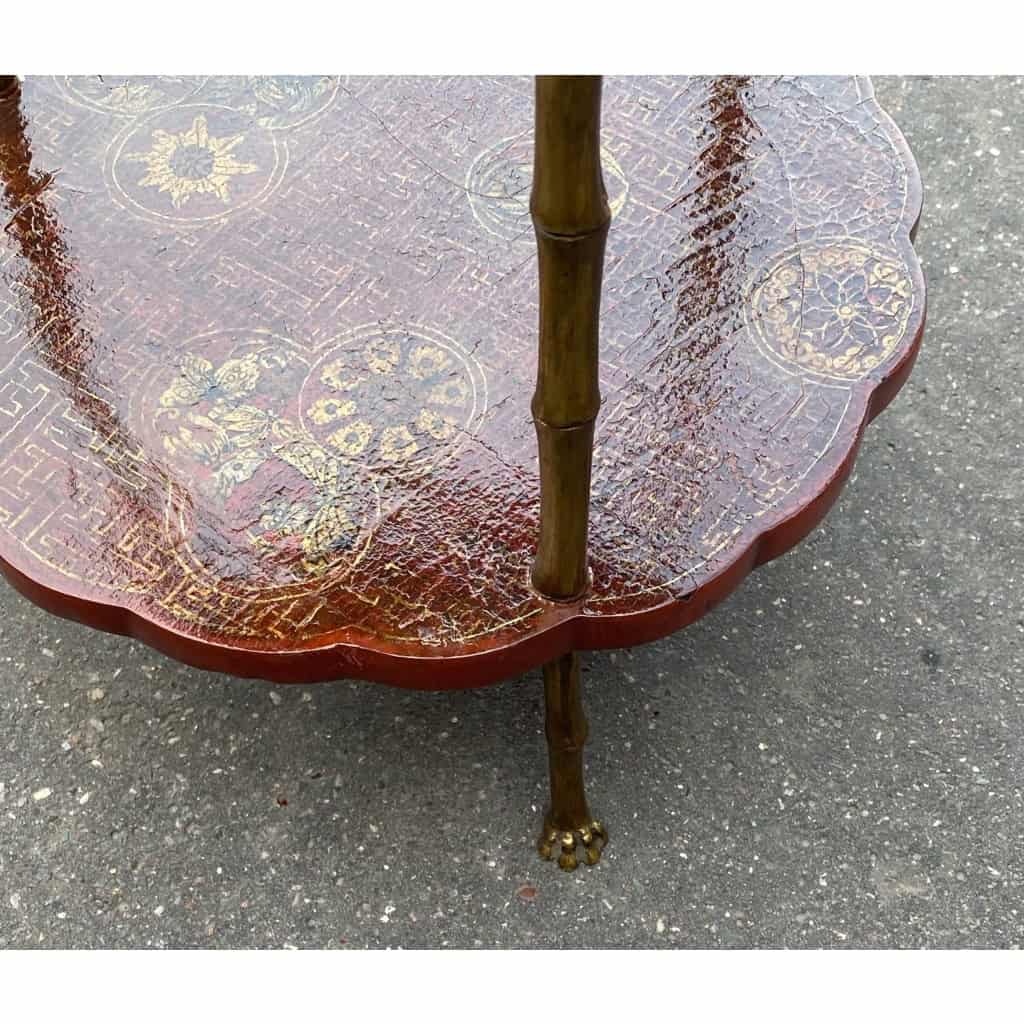 1950/70′ Guéridon Maison Baguès Décor Bambou en Bronze Doré Avec Plateaux Laque de Chine Rouge Et Or | Biron 1950/70′ Guéridon Maison Baguès Décor Bambou en Bronze Doré Avec Plateaux Laque de Chine Rouge Et Or