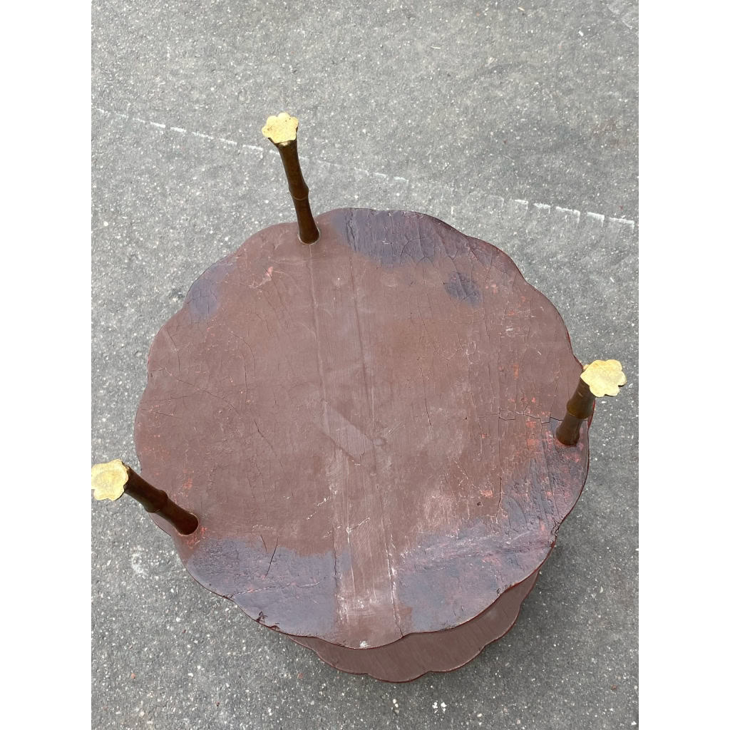 1950/70′ Guéridon Maison Baguès Décor Bambou en Bronze Doré Avec Plateaux Laque de Chine Rouge Et Or | Biron 1950/70′ Guéridon Maison Baguès Décor Bambou en Bronze Doré Avec Plateaux Laque de Chine Rouge Et Or