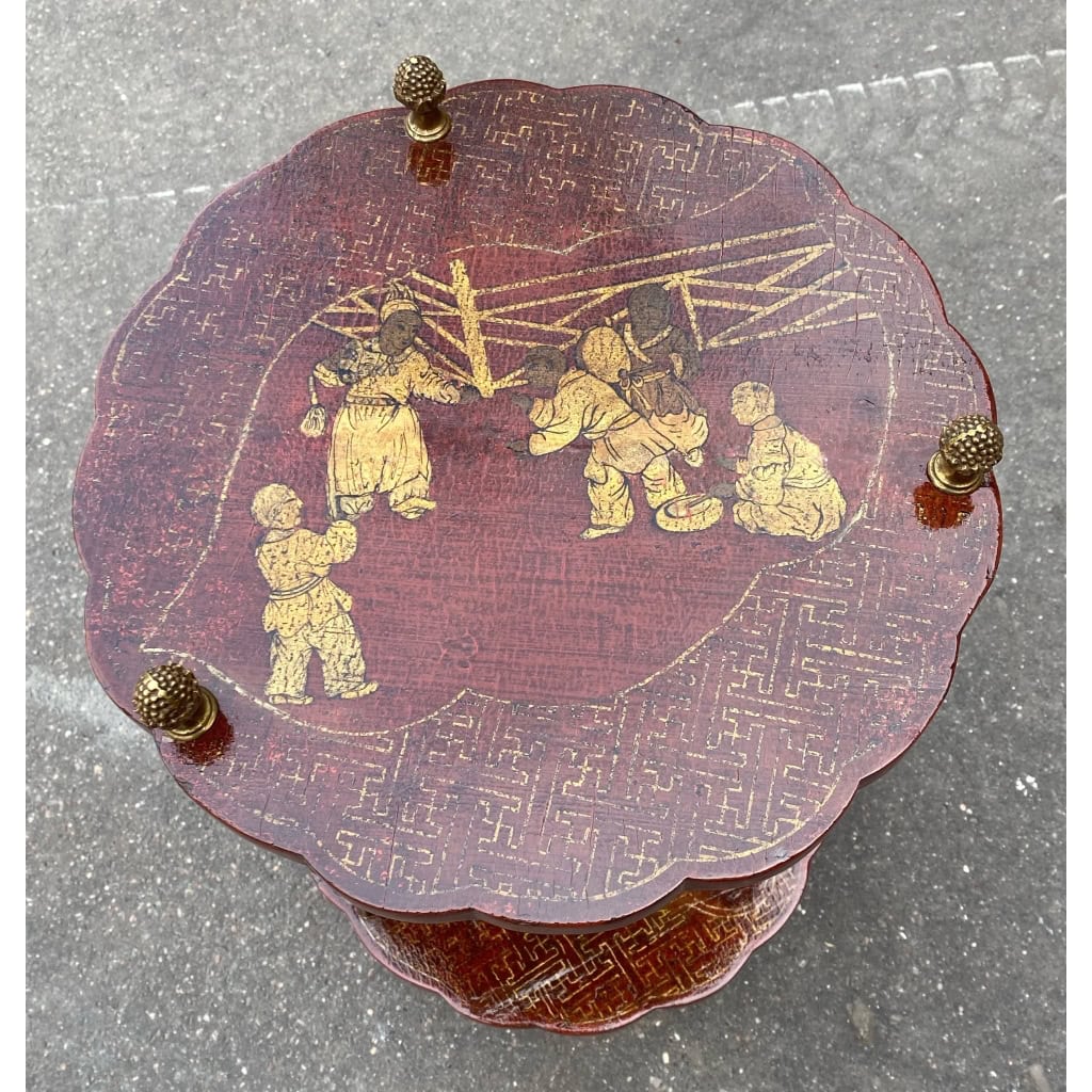 1950/70′ Guéridon Maison Baguès Décor Bambou en Bronze Doré Avec Plateaux Laque de Chine Rouge Et Or | Biron 1950/70′ Guéridon Maison Baguès Décor Bambou en Bronze Doré Avec Plateaux Laque de Chine Rouge Et Or