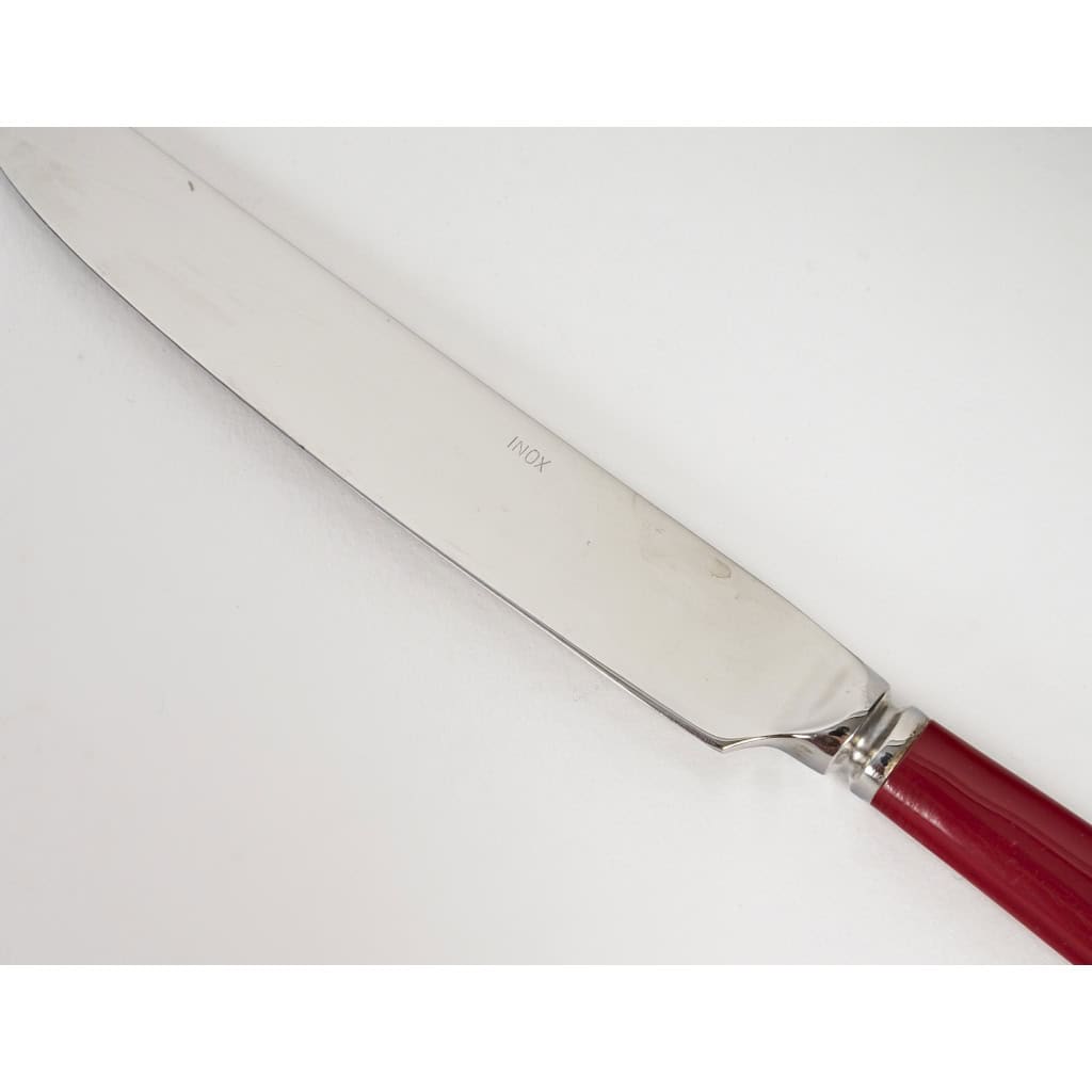 Ensemble de 12 Couteaux à Dessert de la Maison d’Orfèvreries Guy Degrenne, XXème Siècle. | Biron Ensemble de 12 Couteaux à Dessert de la Maison d’Orfèvreries Guy Degrenne, XXème Siècle.