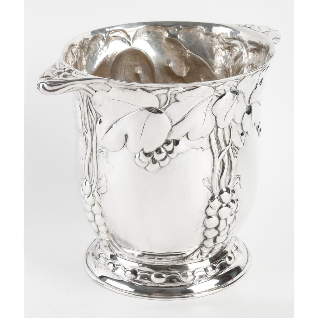 JEAN SERRIERE - EXCEPTIONEL PAIRE DE RAFRAICHISSOIRS EN ARGENT VERS 1925