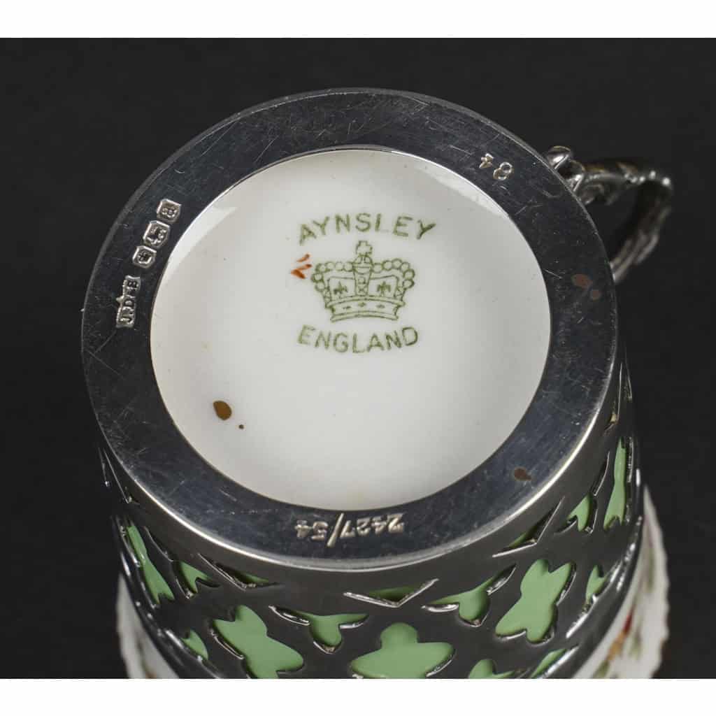 Ensemble de tasses en porcelaine et argent, Angleterre, AYNSLEY, XIXème siècle | Biron Ensemble de tasses en porcelaine et argent, Angleterre, AYNSLEY, XIXème siècle