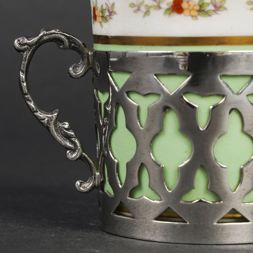 Ensemble de tasses en porcelaine et argent, Angleterre, AYNSLEY, XIXème siècle | Biron Ensemble de tasses en porcelaine et argent, Angleterre, AYNSLEY, XIXème siècle