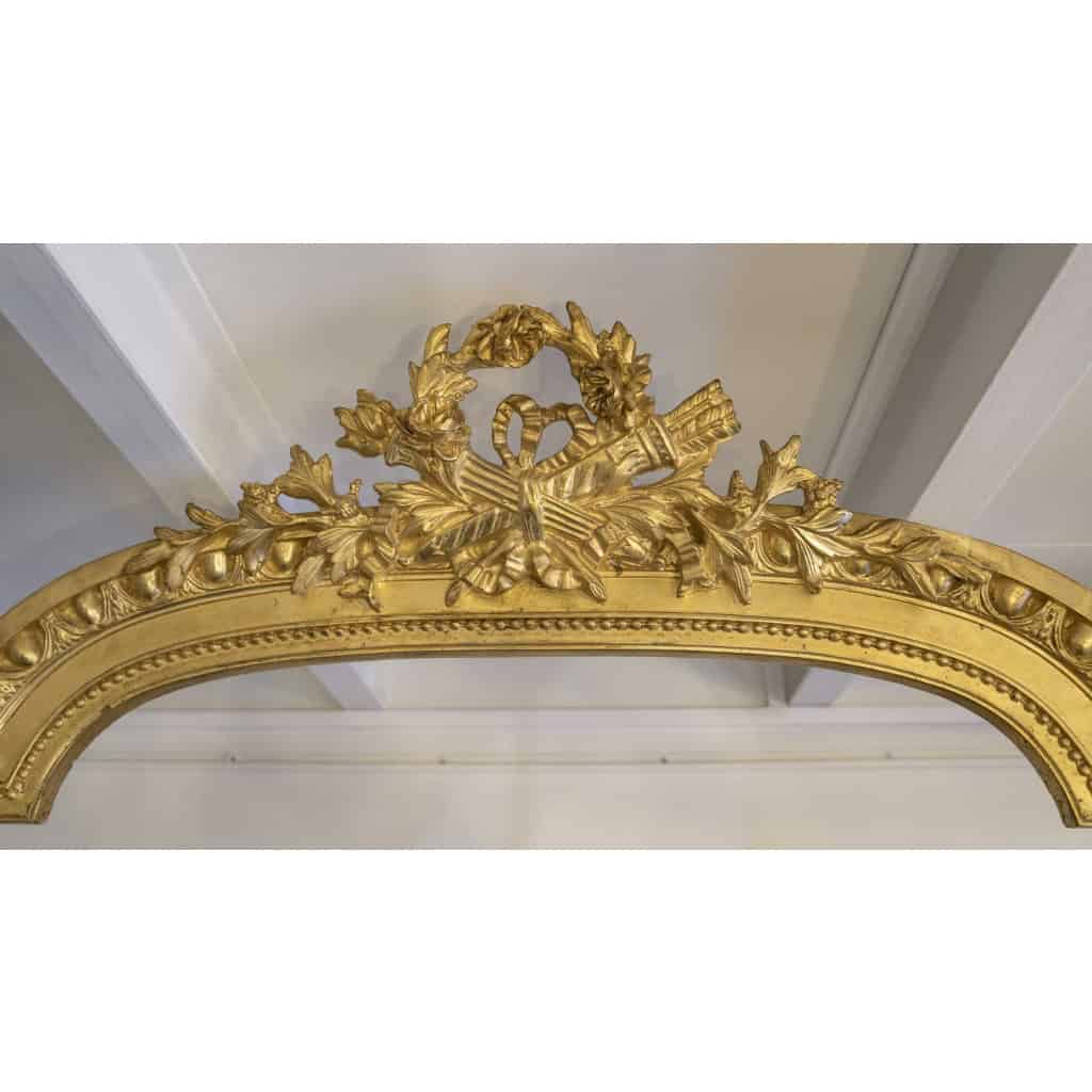 Paire de cantonnières en bois doré. | Biron Paire de cantonnières en bois doré.