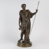 Belle et importante sculpture en ronde-bosse représentant l’Auguste Empereur Jules César. Bronze d’édition à patine cuivrée, travail du XIXe siècle. | Biron ||||||||||||||
